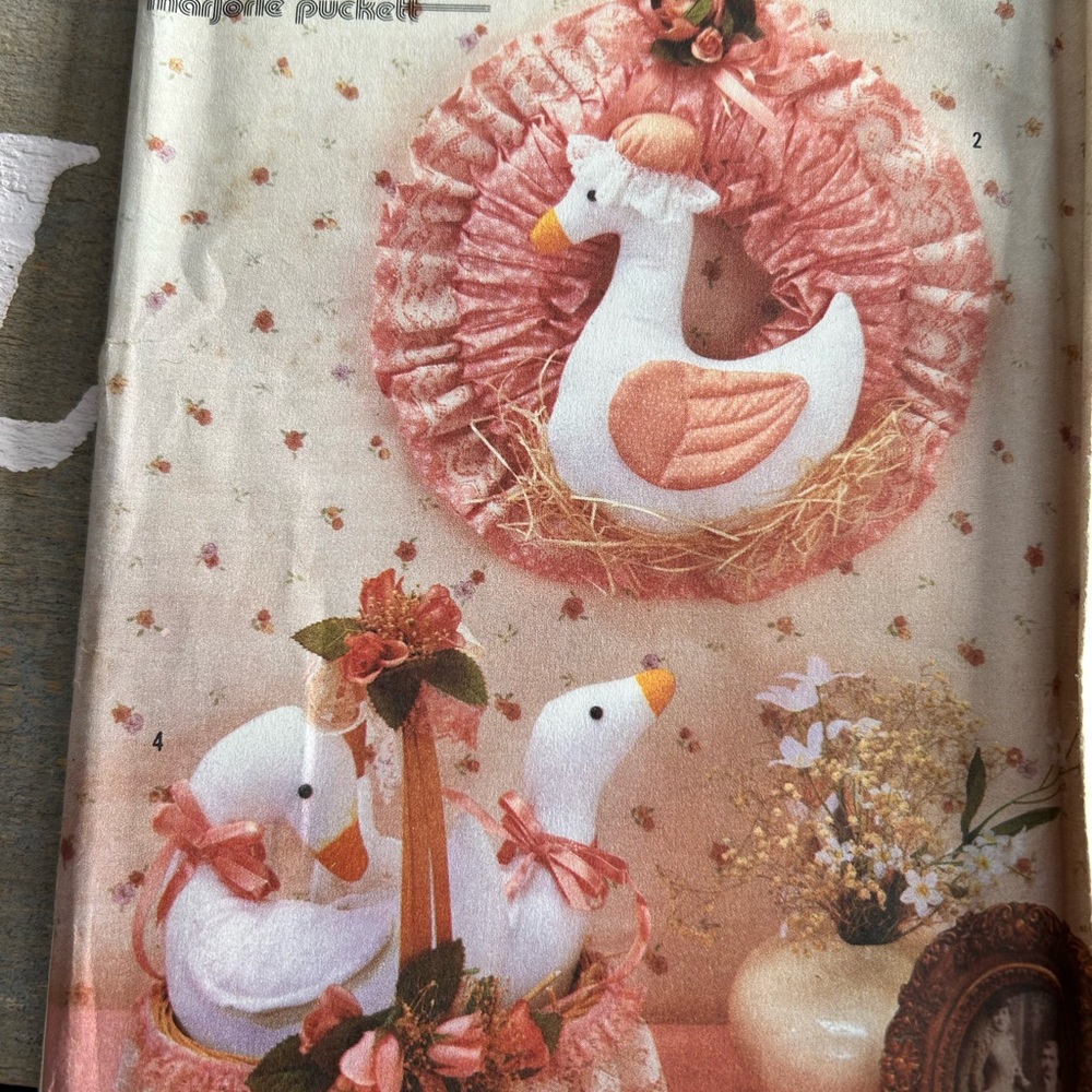 4/$50 simplicity 7360 Decorative Goose Wall Hanging and Basket Set